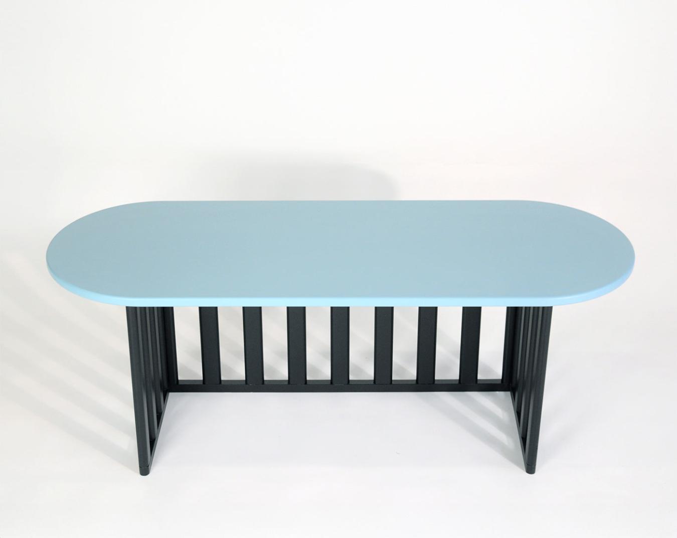 Tavolino Laterale Ovale Azzurro in Legno