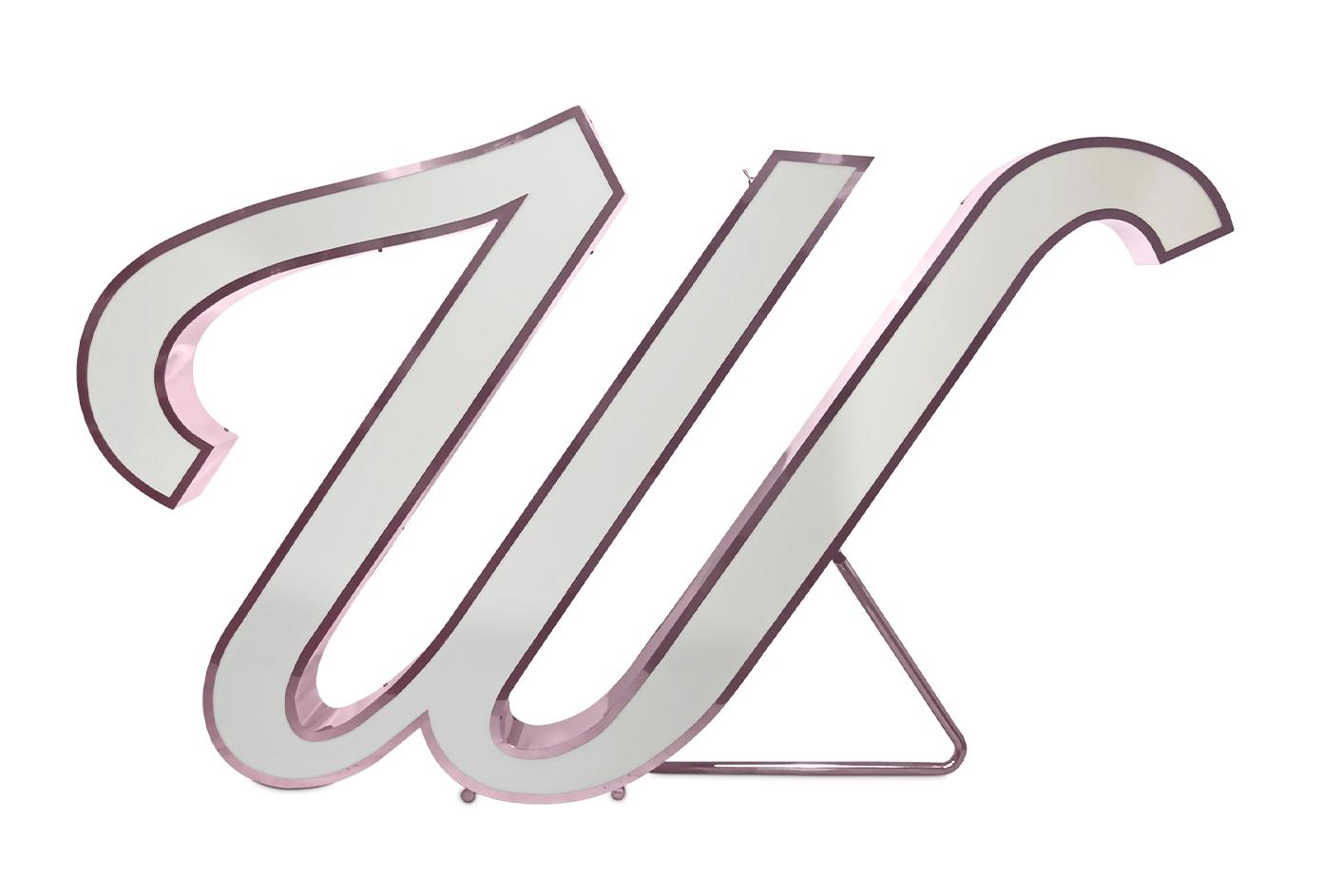 Lettera Luminosa Wondrous W