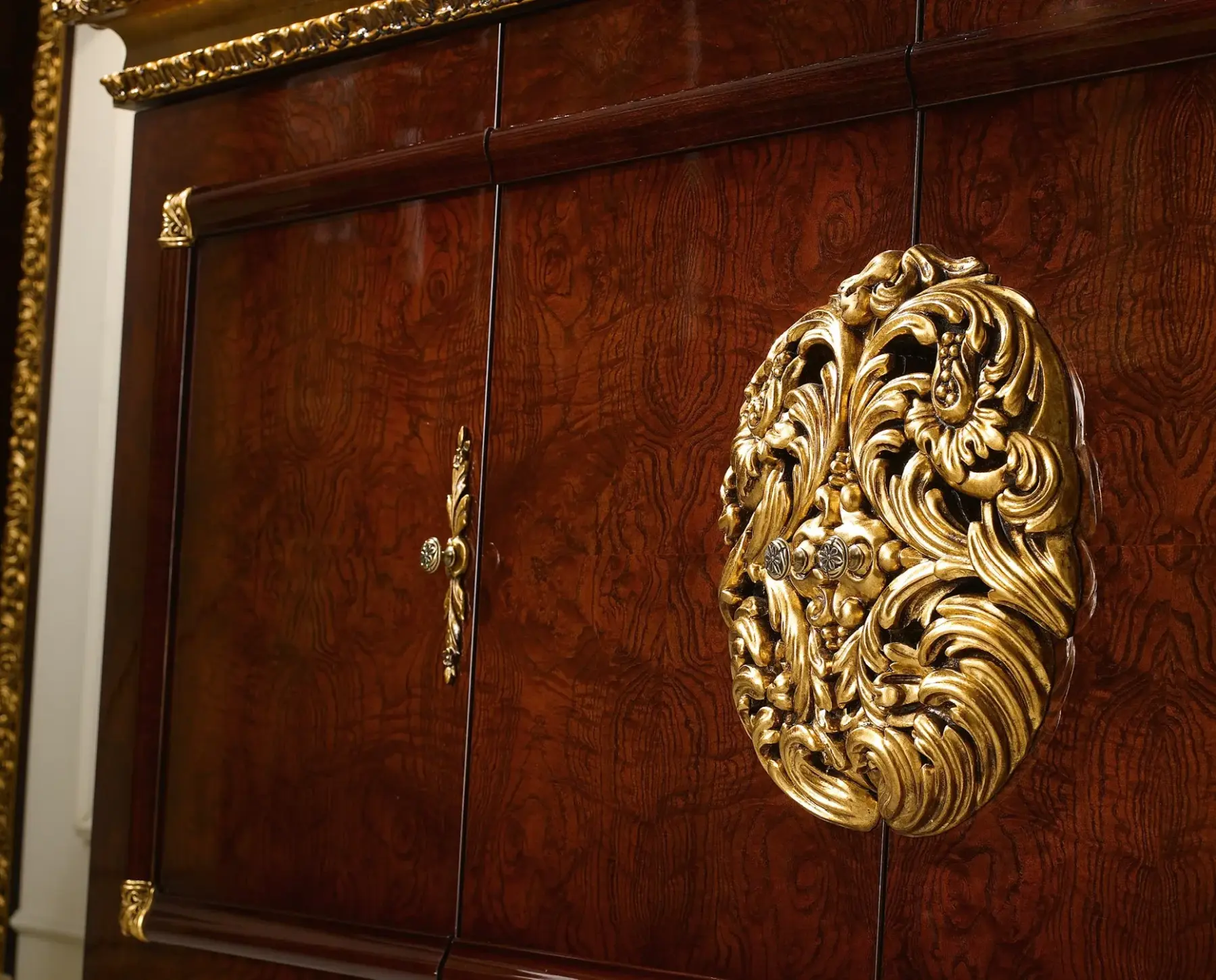 Credenza Classica Reale