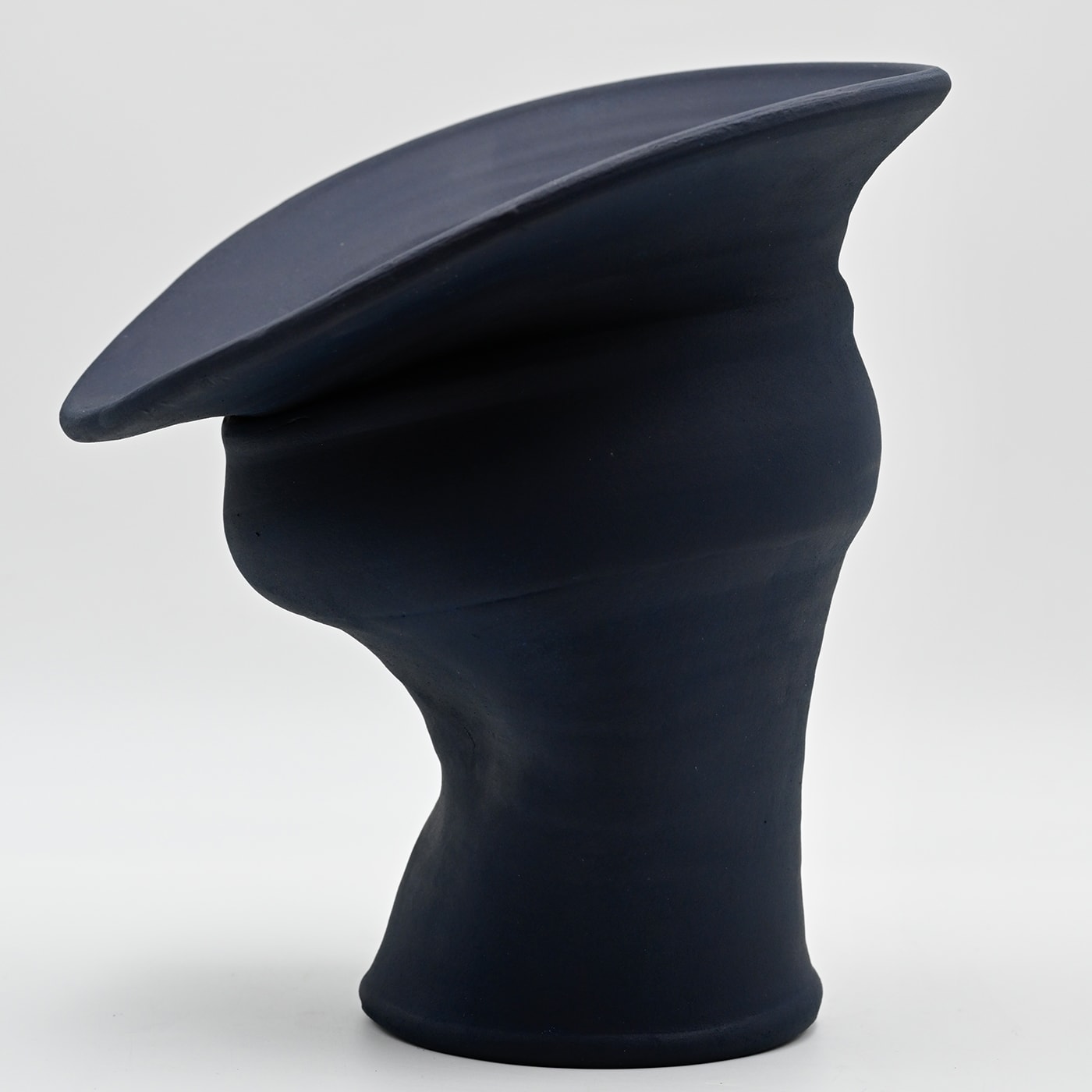 Vaso Blu Scolpito a Mano