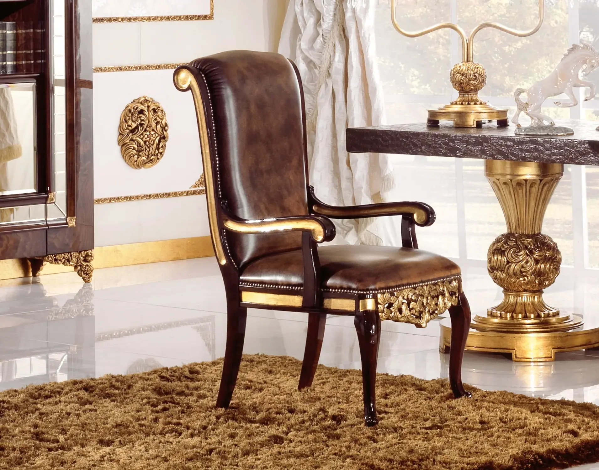 Sedia Classica in Pelle con Braccioli