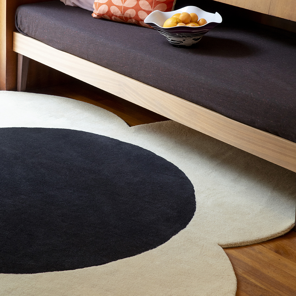 Tappeto Flower Spot Ecru/Nero