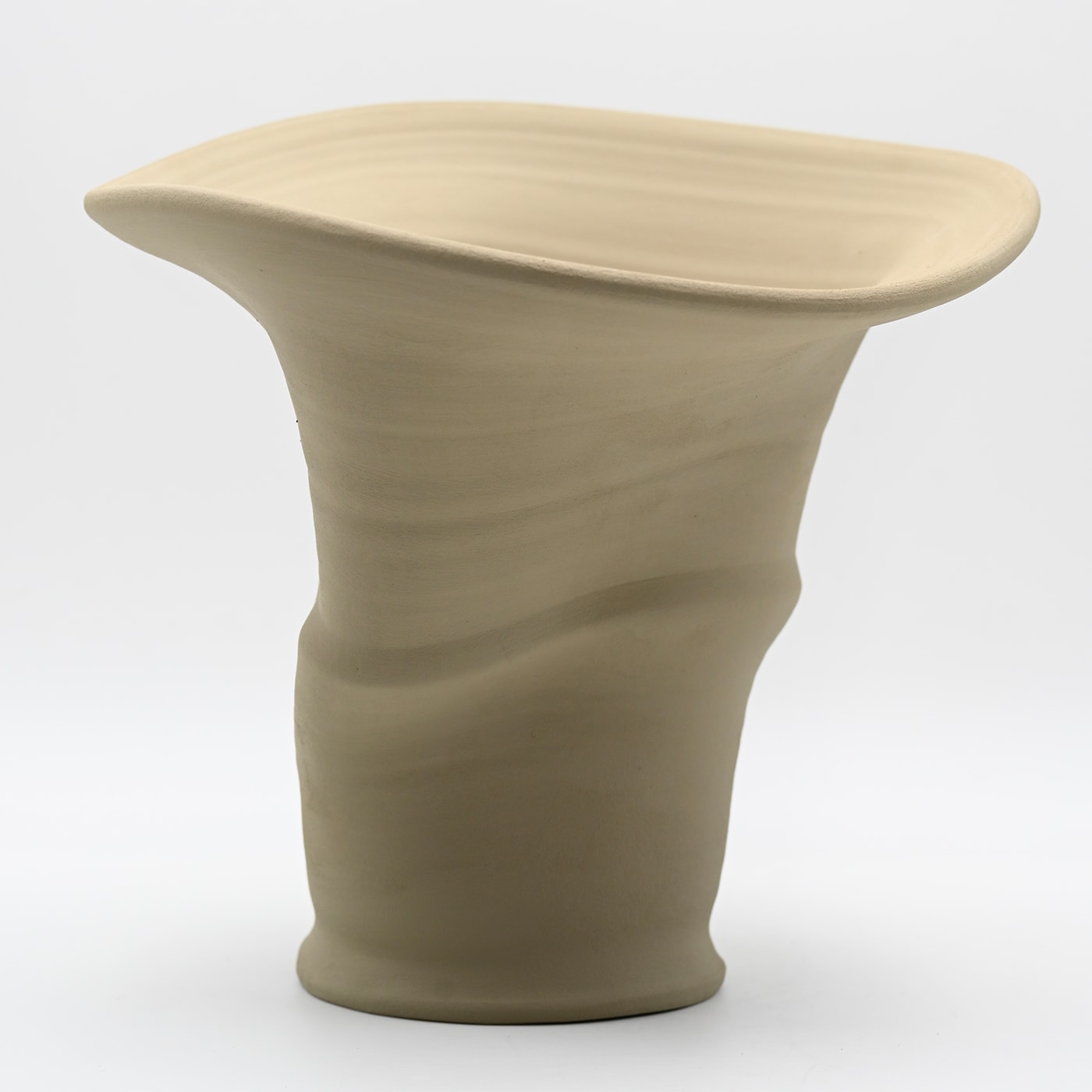 Vaso Beige Scolpito a Mano