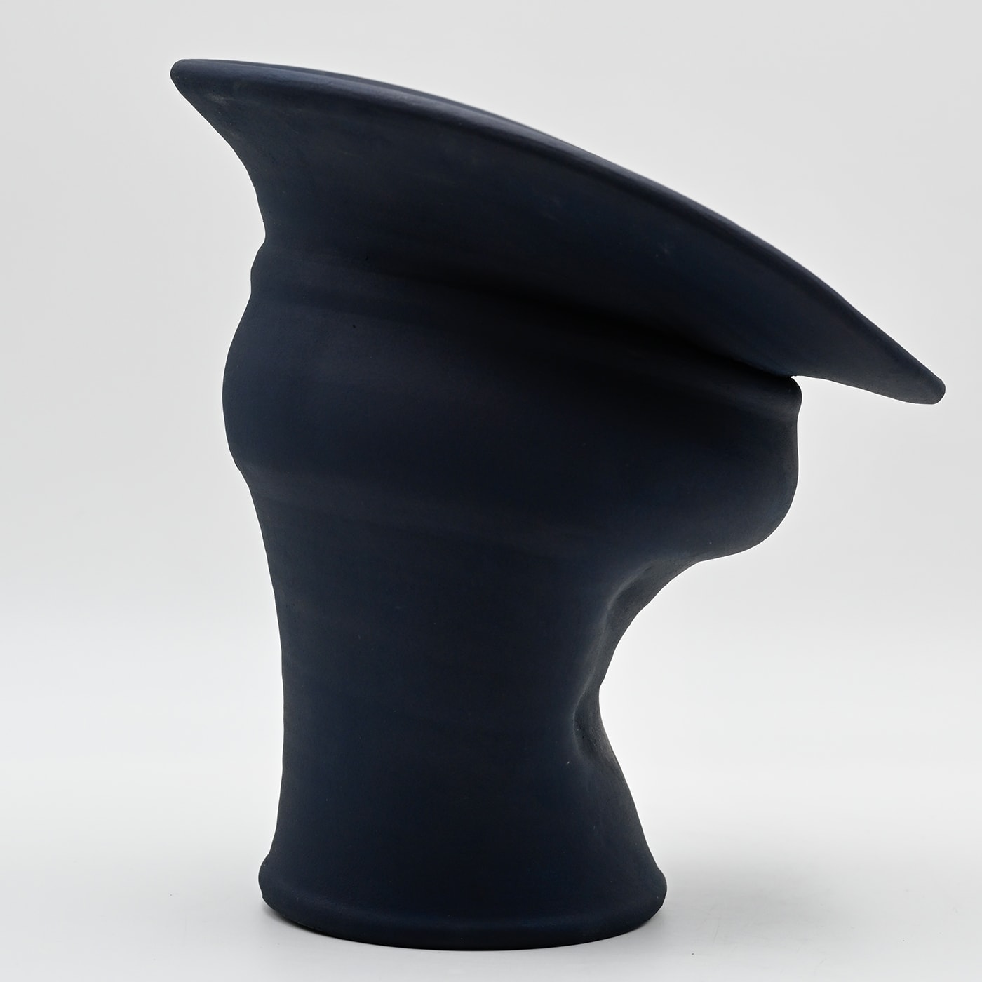 Vaso Blu Scolpito a Mano