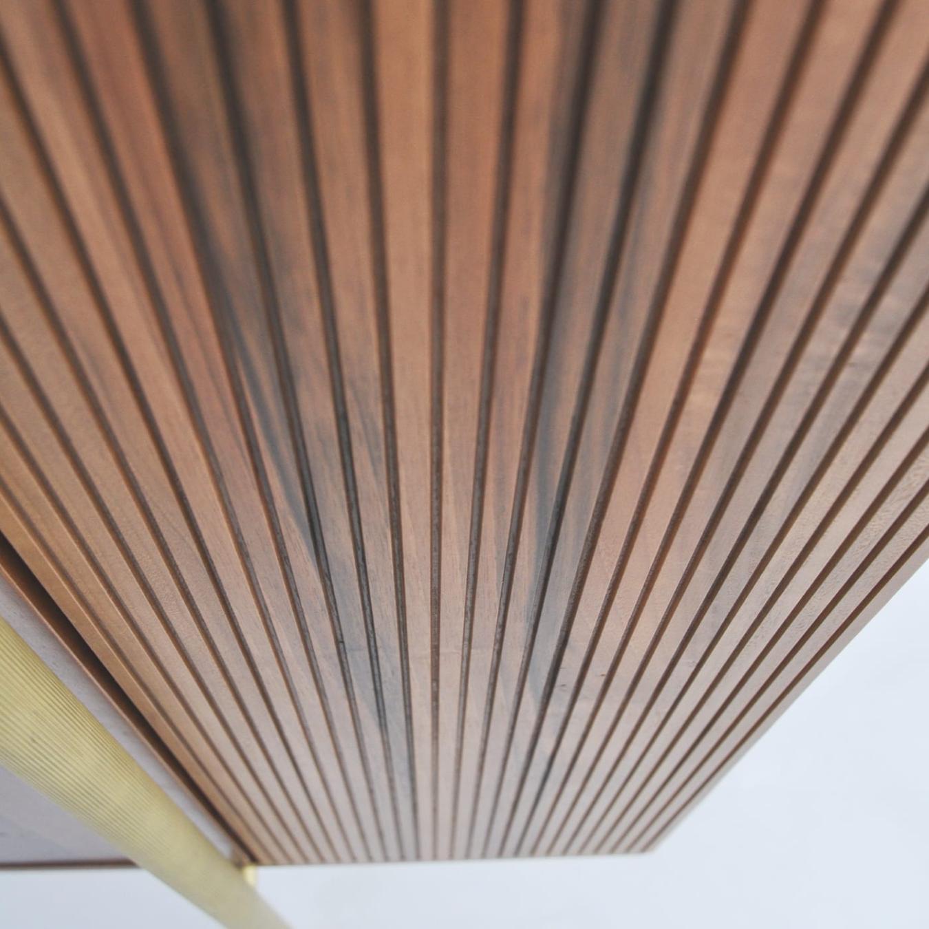 Armadio Minimalista in Legno