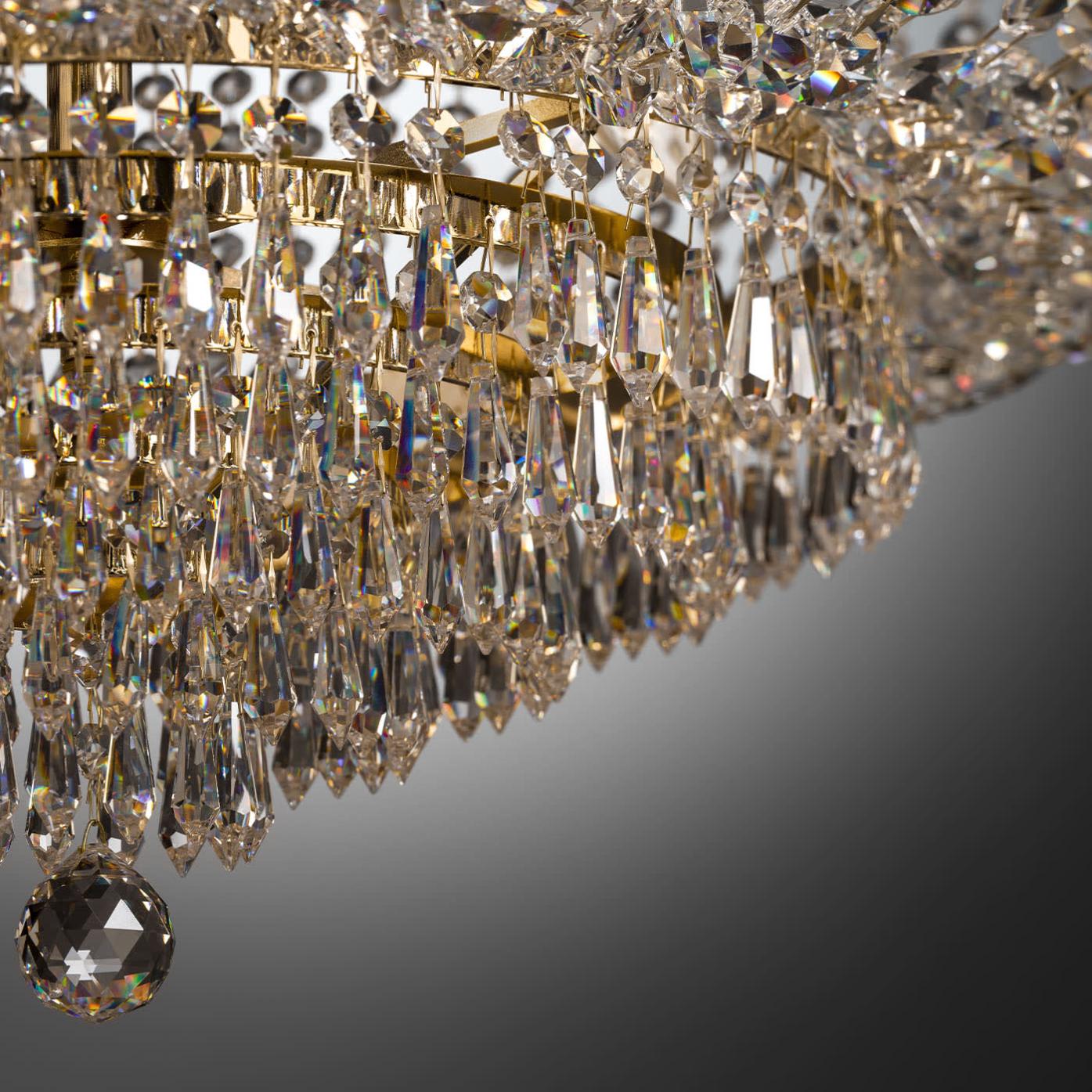 Lampadario di Lusso in Cristallo con Finitura Oro Soft