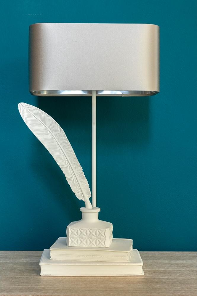 Lampada da tavolo Tom con finitura gesso