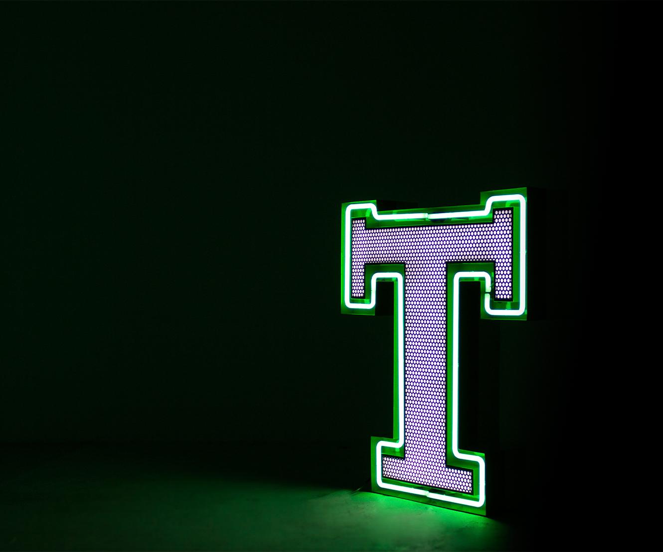 Lettera Luminosa Timeless T