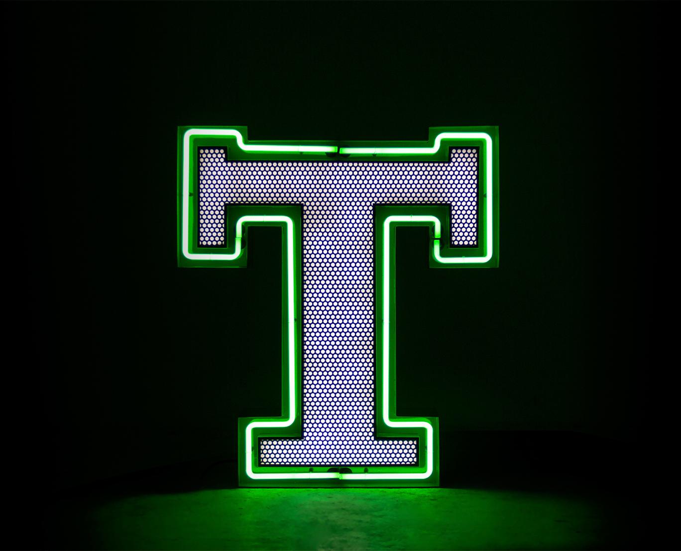 Lettera Luminosa Timeless T