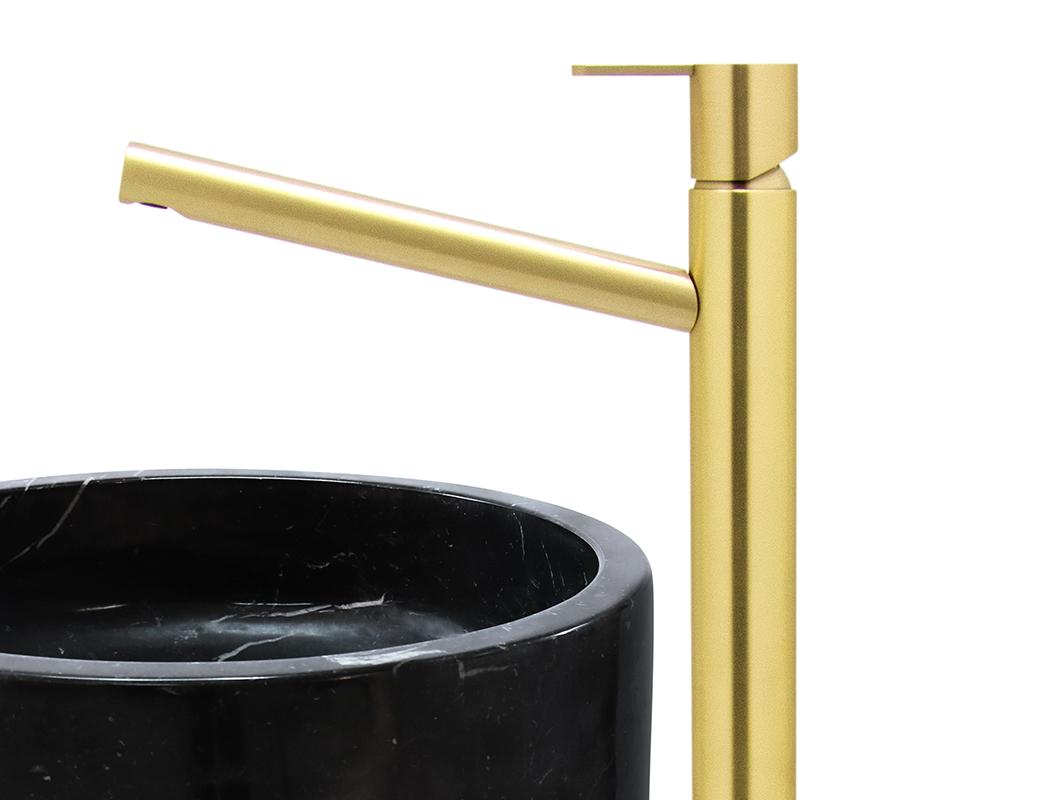 Lavabo A Colonna Carp-Inspired
