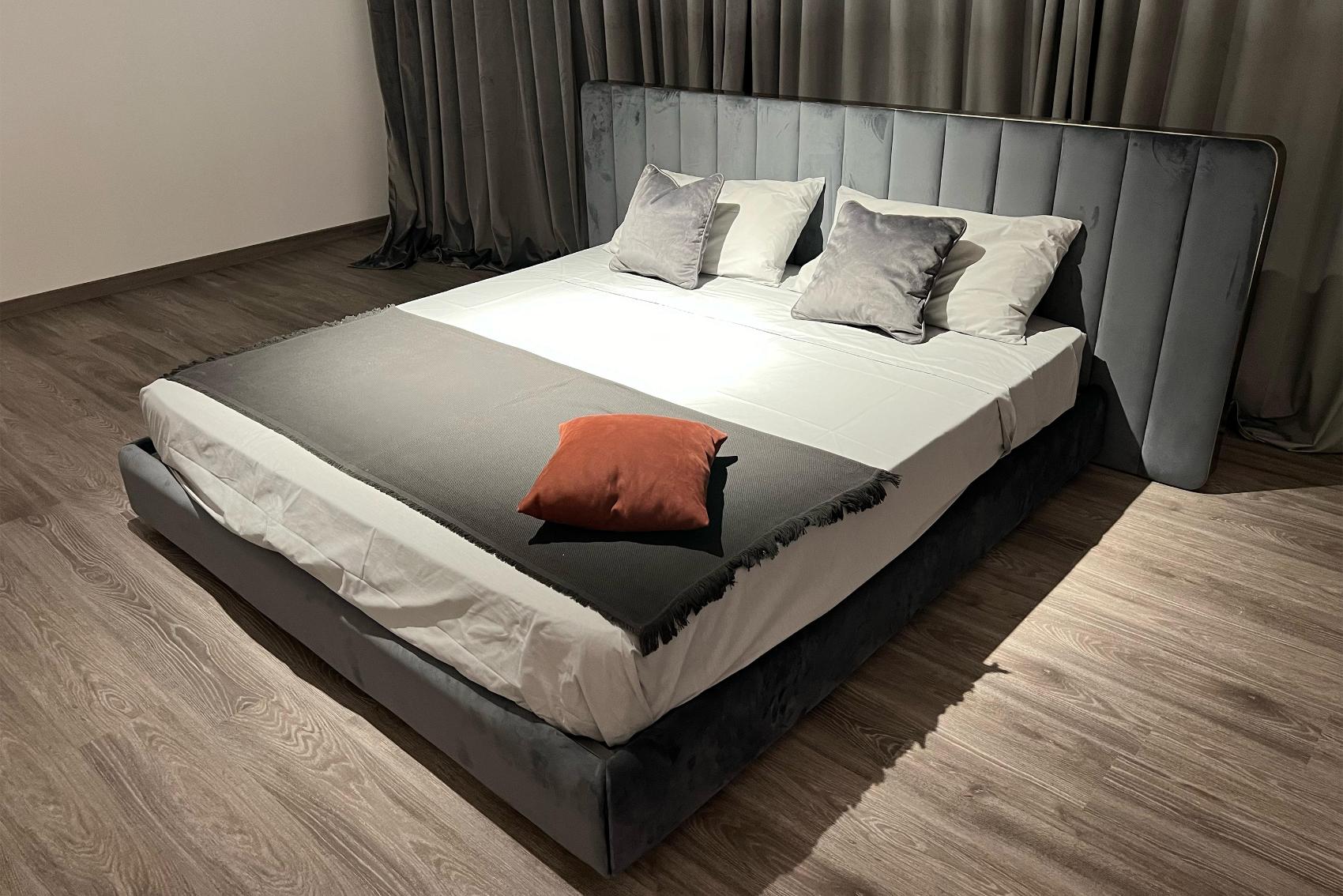 Letto Douglas Scuro con Testiera