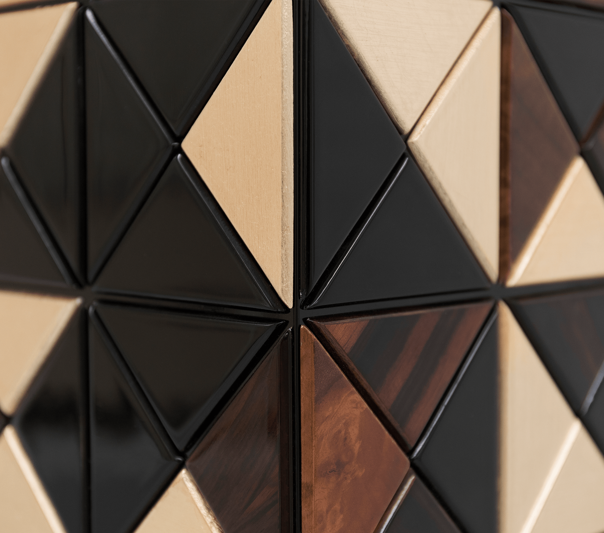 Mobile in Noce Mosaic