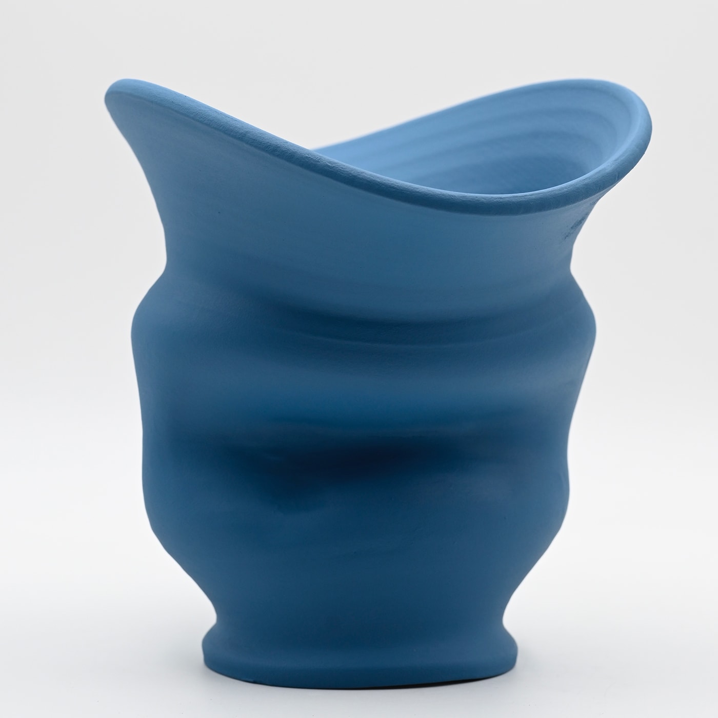 Vaso Azzurro Scolpito a Mano