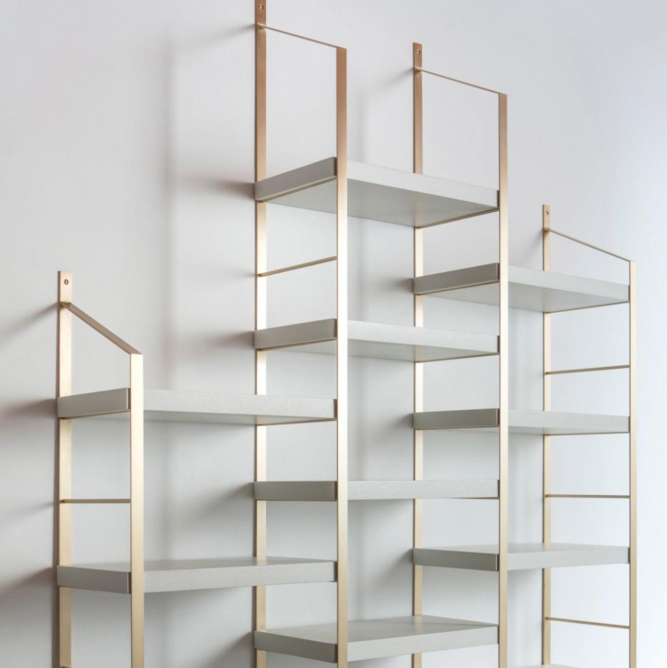 Libreria a Ripiani in Legno