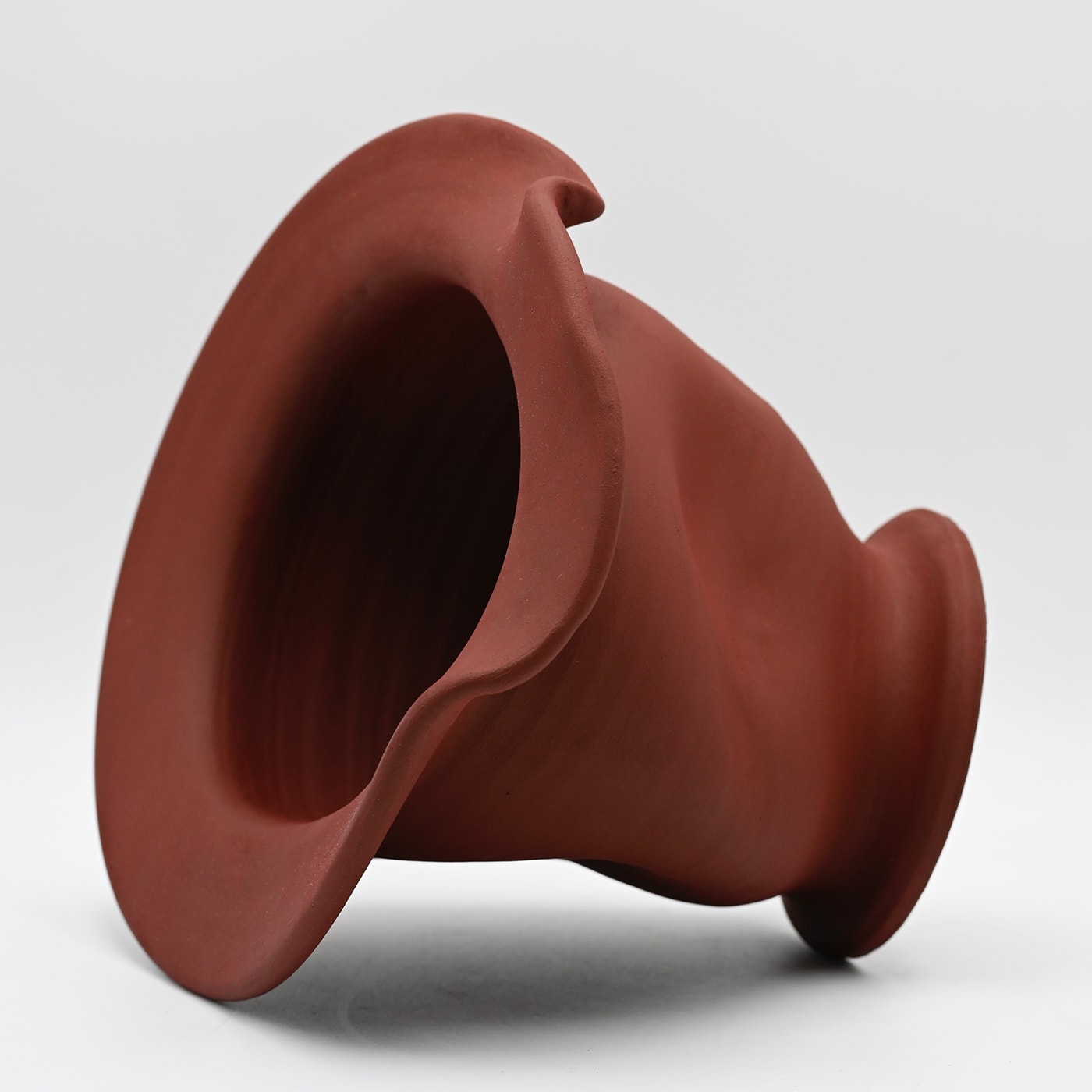 Vaso Bordeaux Scolpito a Mano