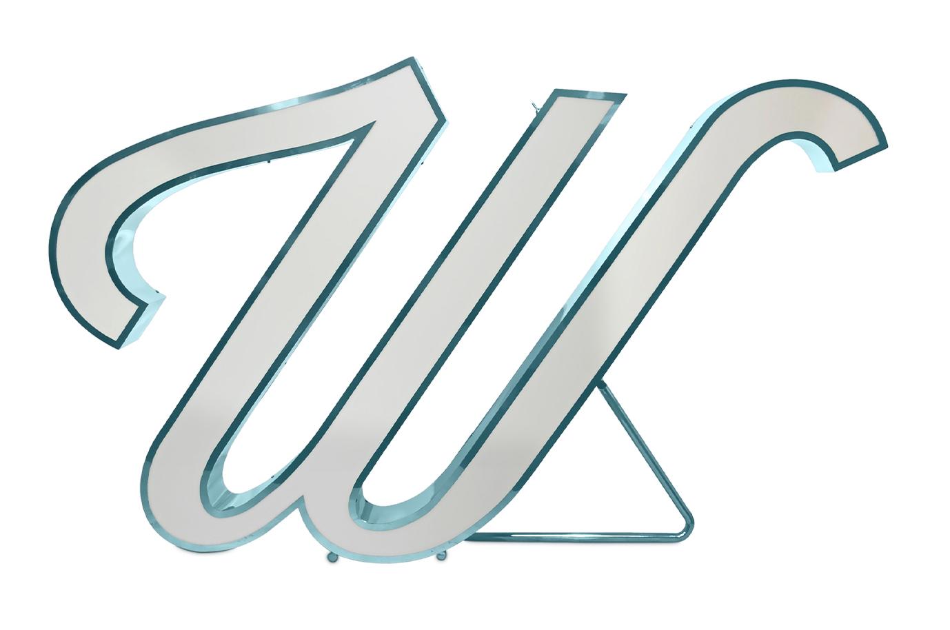 Lettera Luminosa Wondrous W