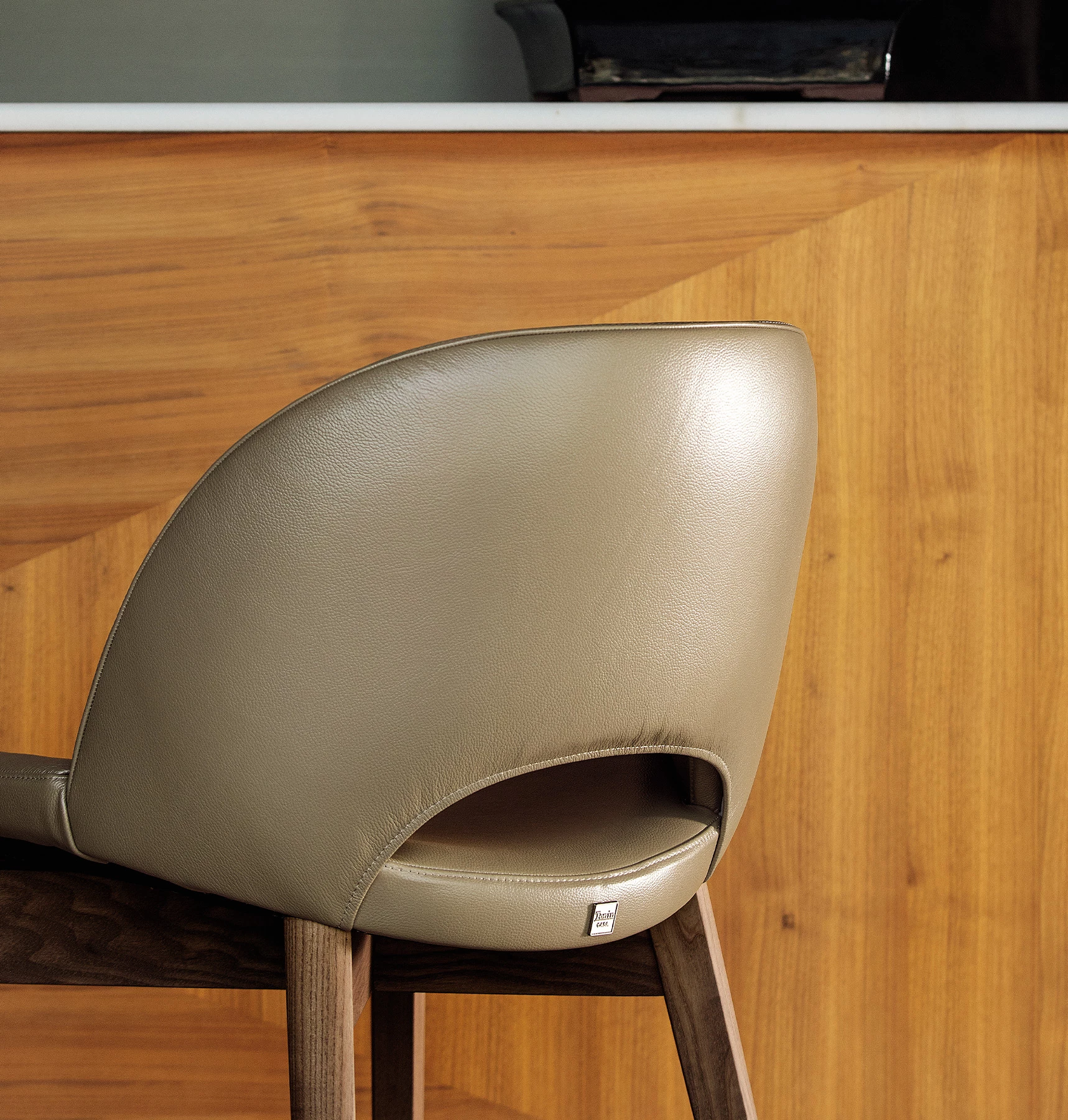 Sgabello da bar Beetle - 1