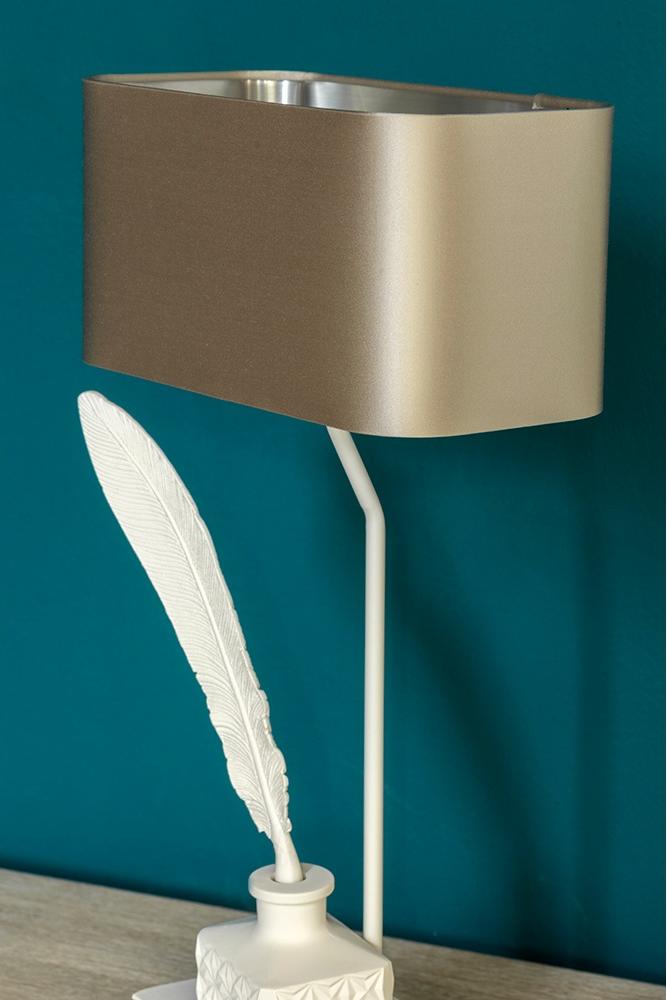 Lampada da tavolo Tom con finitura gesso