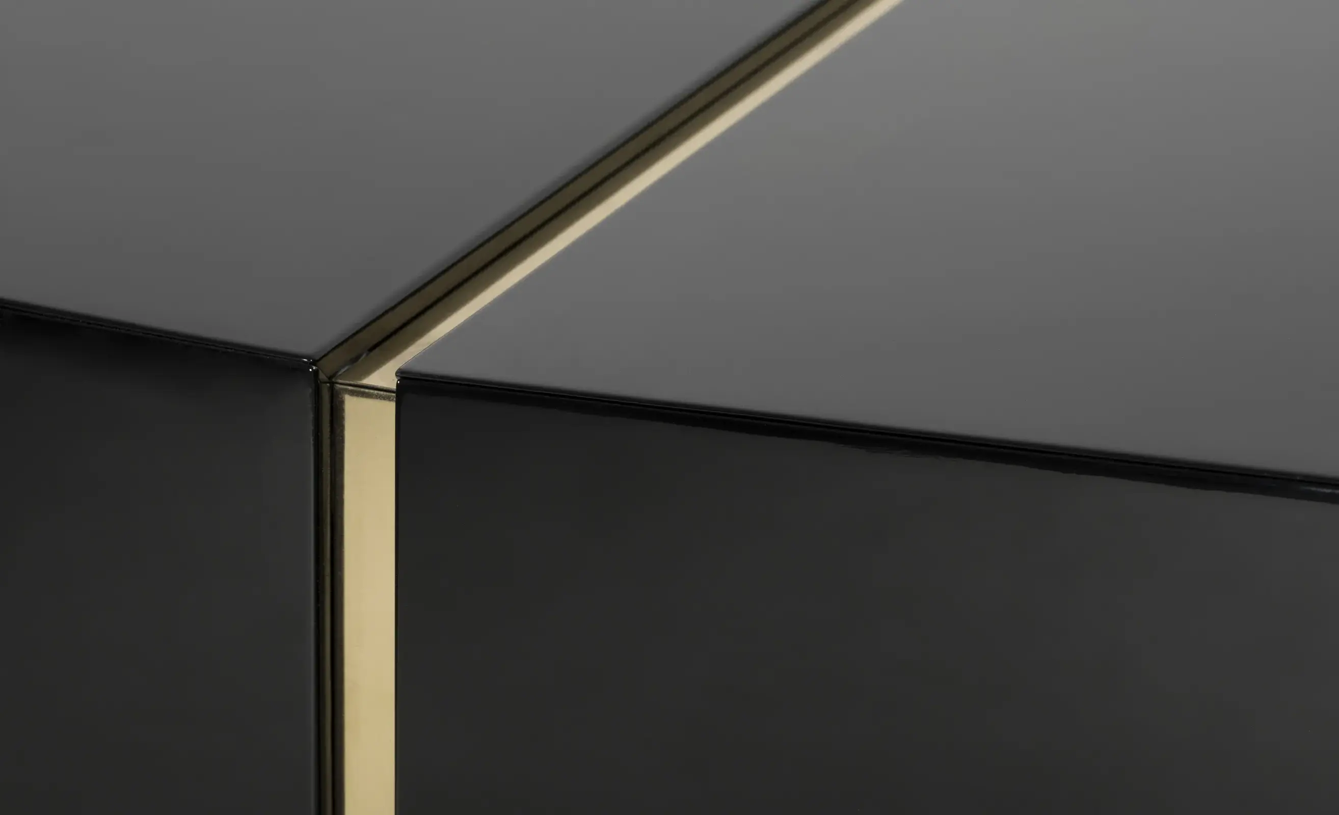 Credenza Radiance