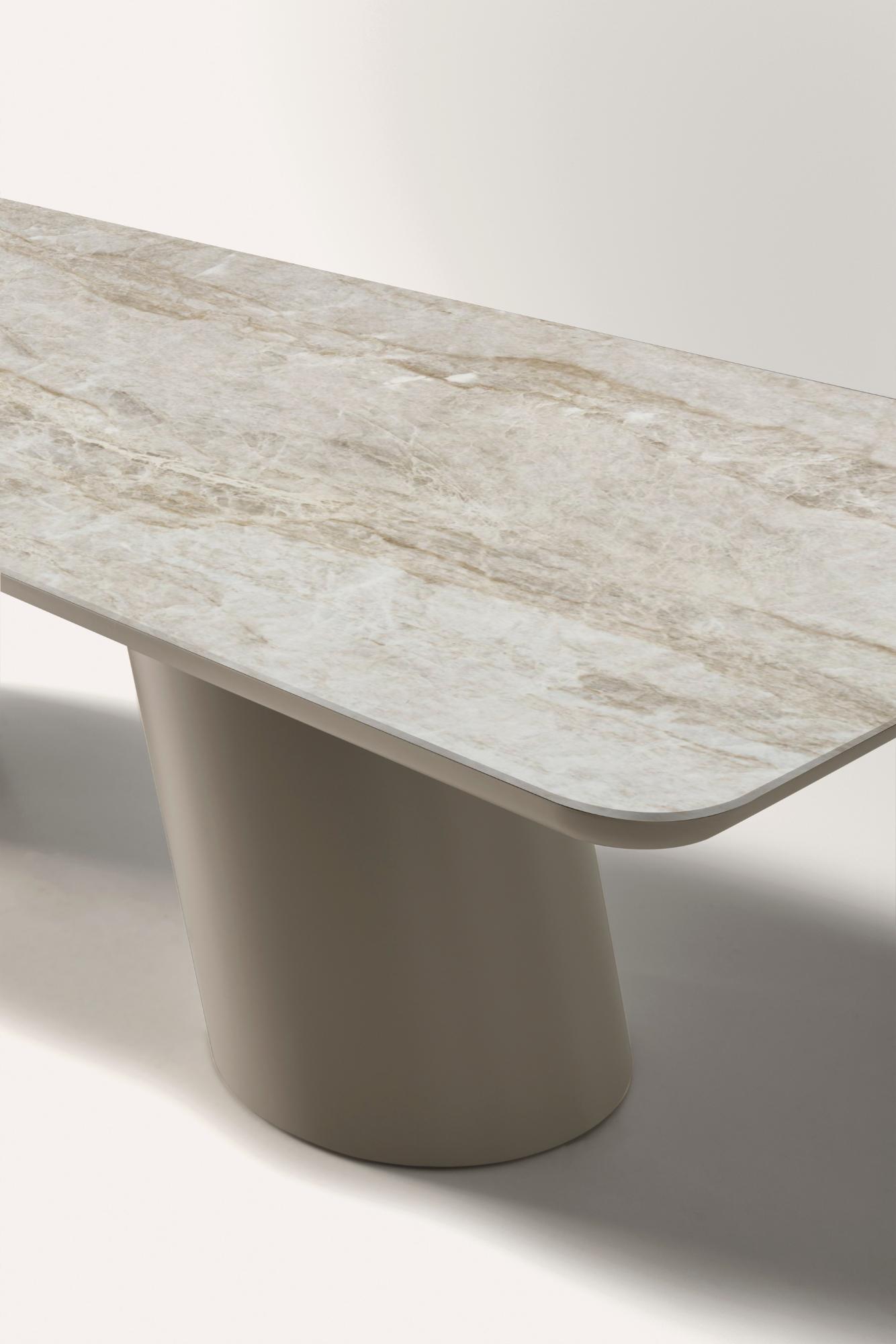 Tavolo da pranzo con piano in ceramica beige Altea