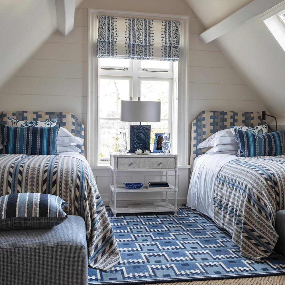 Tavolino laterale con cassetto Bywater Washed Acacia