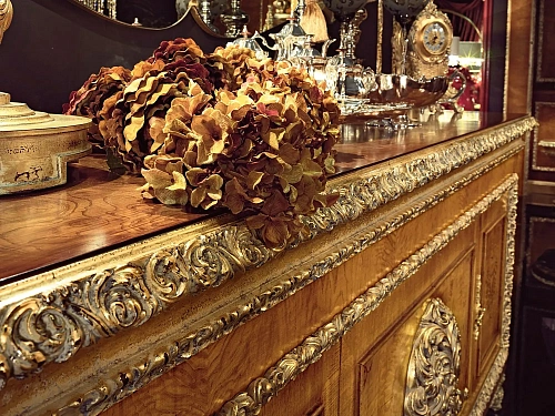 Credenza Reale Italiana