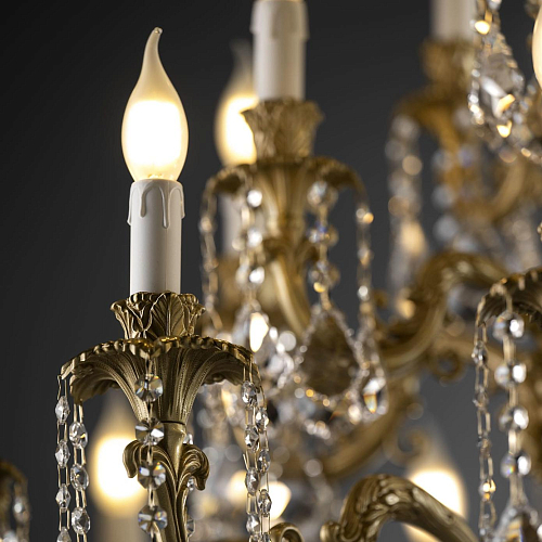 Applique in Stile Barocco in Ottone con Pendenti in Cristallo